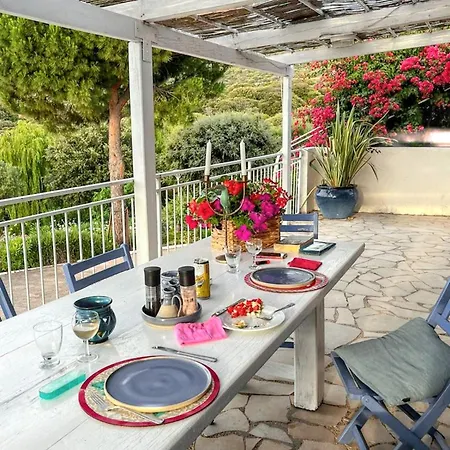 Maison Vue A Avec Terrasse Et Jardin Clos 루미오