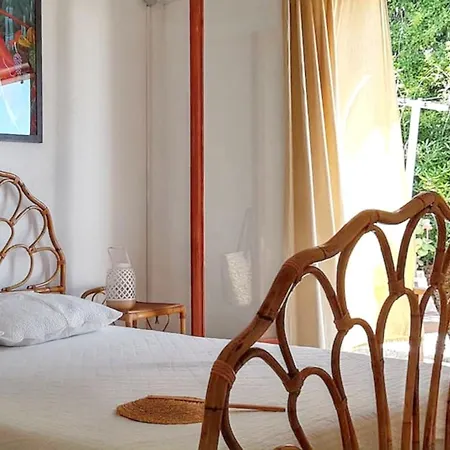 Maison Vue A Avec Terrasse Et Jardin Clos 펜션