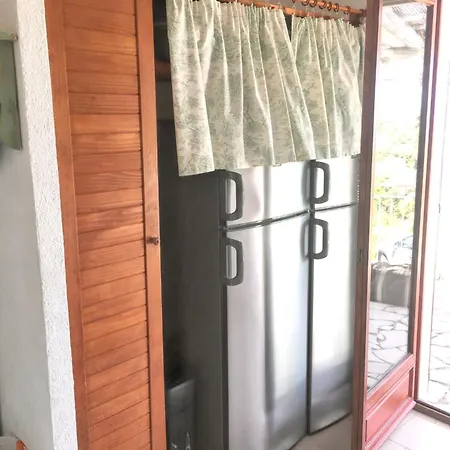 Maison Vue A Avec Terrasse Et Jardin Clos لوميو