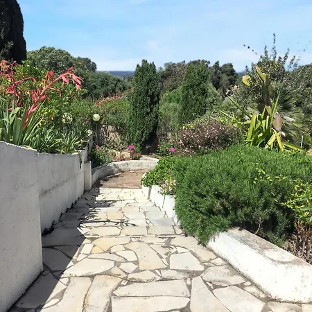 Maison Vue A Avec Terrasse Et Jardin Clos بيت للعطل *