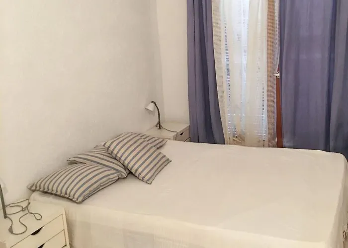 Holiday home Maison Vue A Avec Terrasse Et Jardin Clos