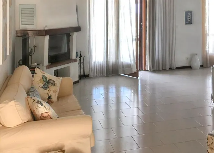 Maison Vue A Avec Terrasse Et Jardin Clos *