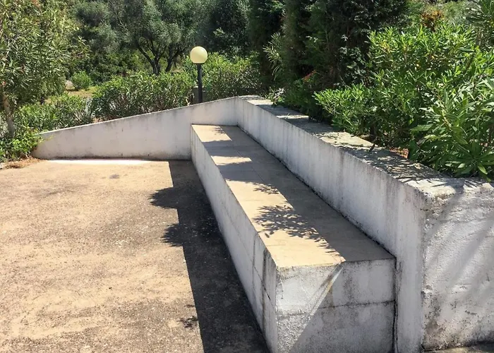 Maison Vue A Avec Terrasse Et Jardin Clos