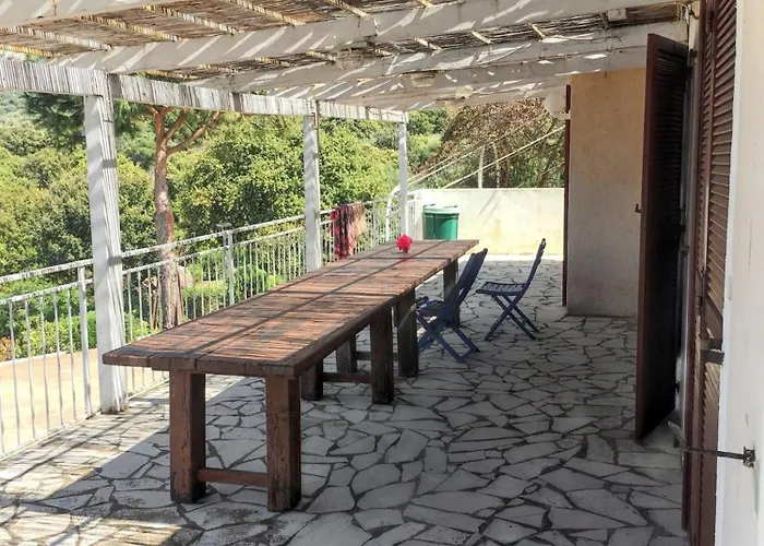 Vakantiehuis Maison Vue A Avec Terrasse Et Jardin Clos