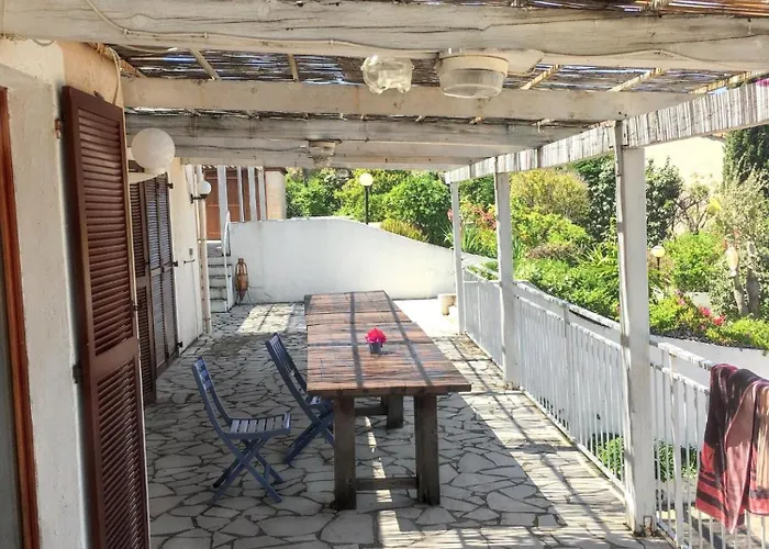 Maison Vue A Avec Terrasse Et Jardin Clos Holiday home *